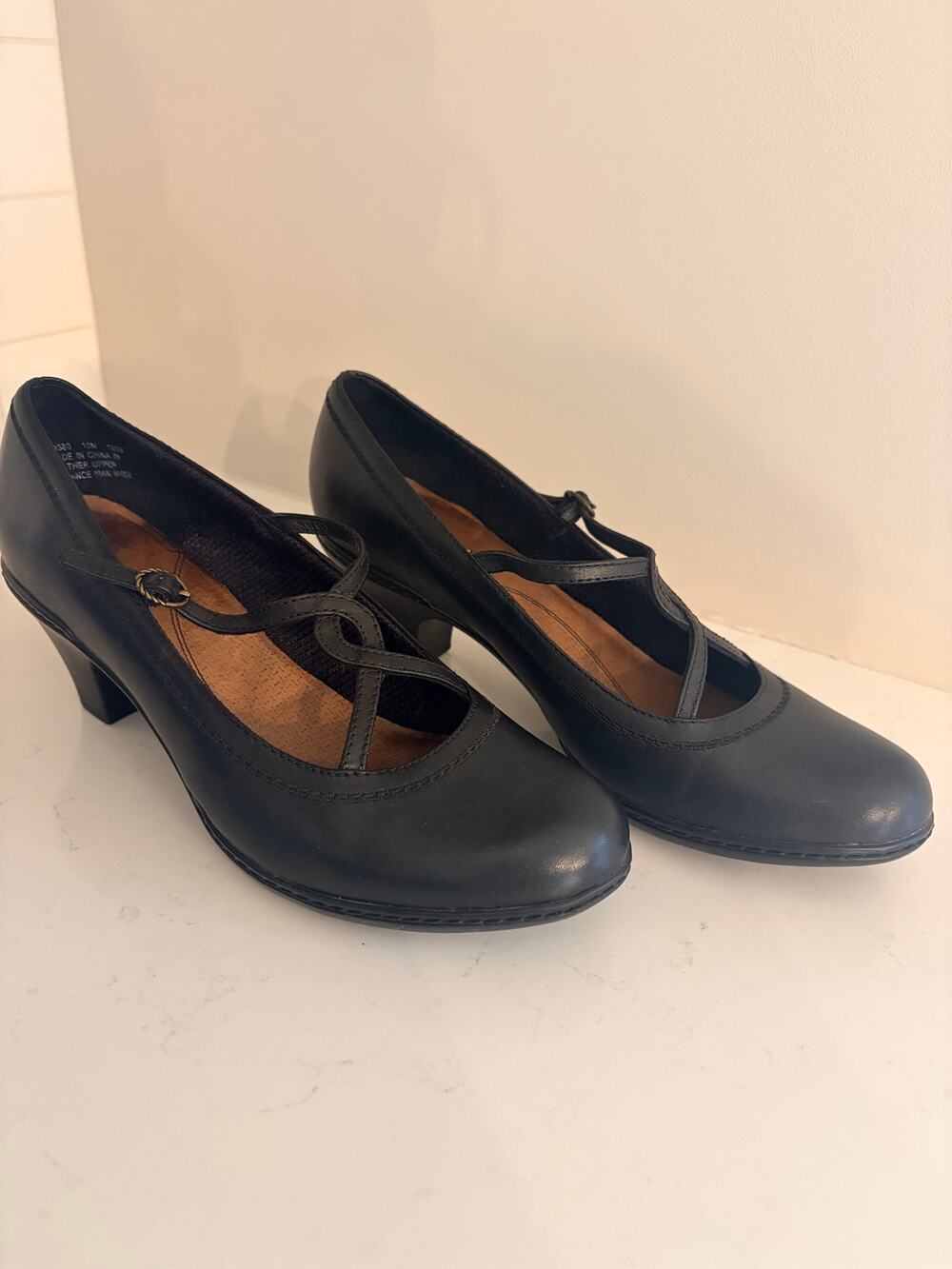Clarks Women's Black Leather Mary Jane Heels Strappy Comfort Shoes Size 10